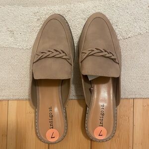 Indigo Rd Harsen Faux Suede Mules NWT Size 7